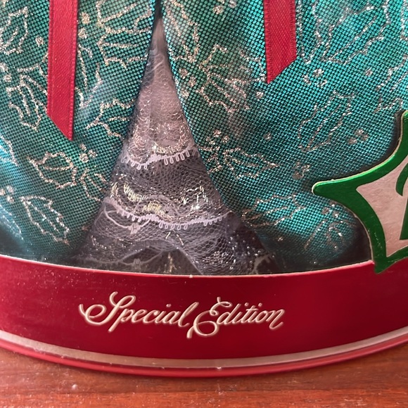 1995 Happy Holidays Barbie MIB - Picture 4 of 16